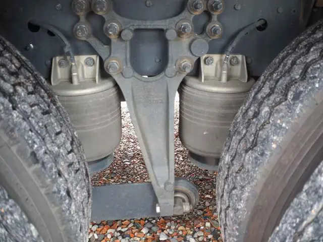 UD クオン QKG-CD5ZAW(6x2)の写真26