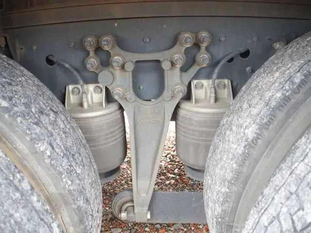 UD クオン QKG-CD5ZAW(6x2)の写真31