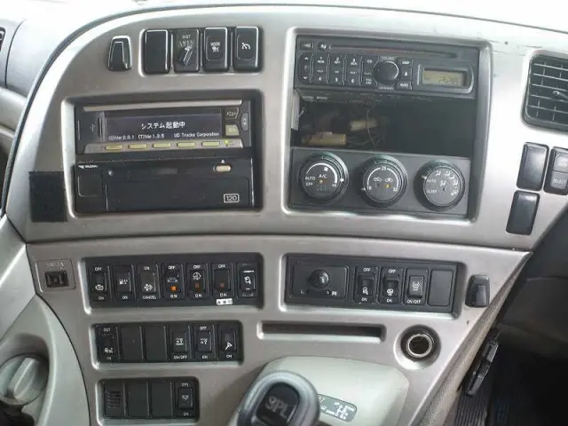 UD クオン QKG-CD5ZAW(6x2)の写真46