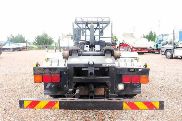 ＵＤ クオン QKG-CW5YL(6x4)の写真4