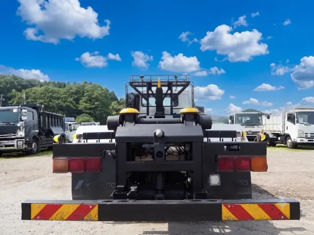 UD クオン QKG-CW5YL(6x4)の写真4