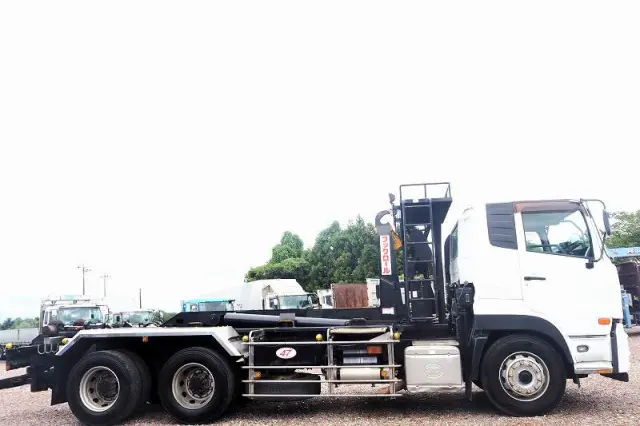 ＵＤ クオン QKG-CW5YL(6x4)の写真6