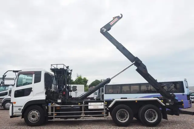 ＵＤ クオン QKG-CW5YL(6x4)の写真12