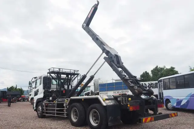 ＵＤ クオン QKG-CW5YL(6x4)の写真13