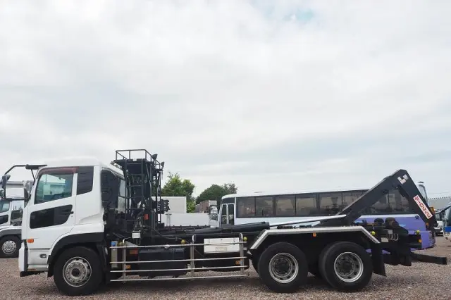 ＵＤ クオン QKG-CW5YL(6x4)の写真20