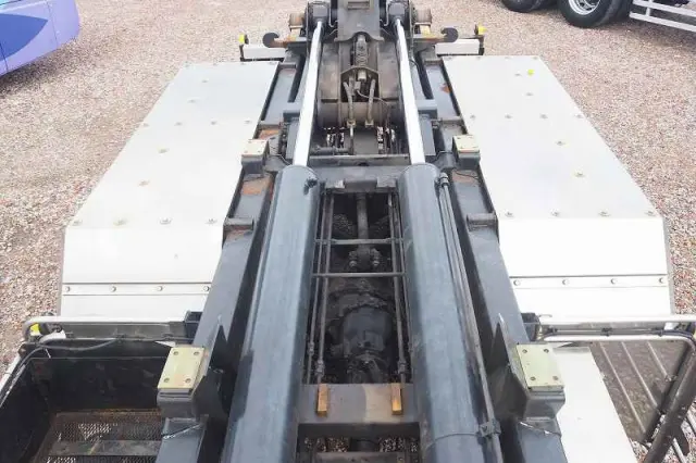 ＵＤ クオン QKG-CW5YL(6x4)の写真27