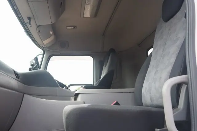 ＵＤ クオン QKG-CW5YL(6x4)の写真43