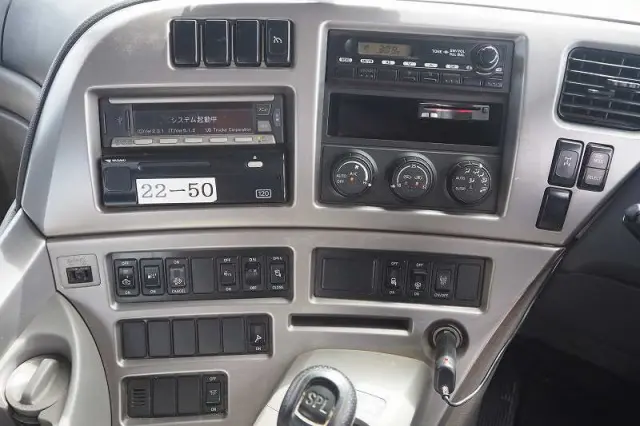 ＵＤ クオン QKG-CW5YL(6x4)の写真47