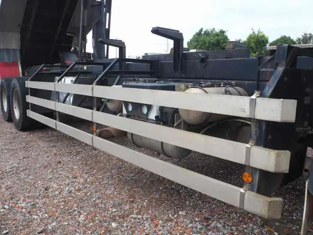 日野 プロフィア BDG-FR1EXYA(6x2)の写真16