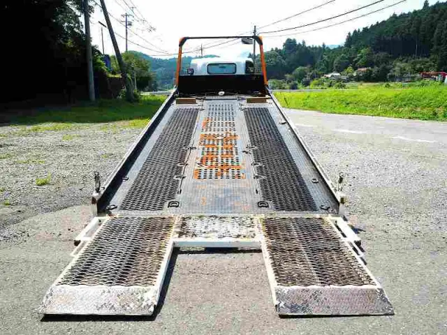 いすゞ エルフ TRG-NPR85AN(2WD)の写真4