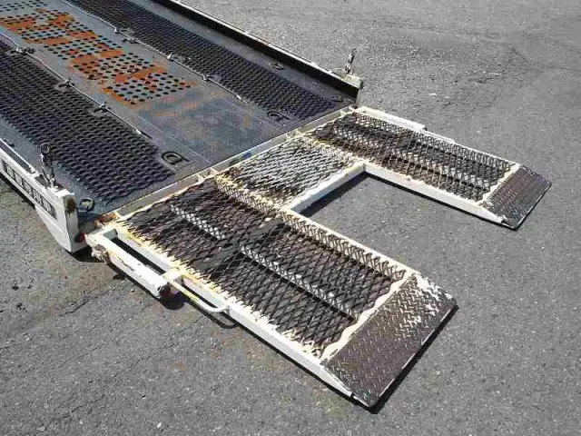 いすゞ エルフ TRG-NPR85AN(2WD)の写真20