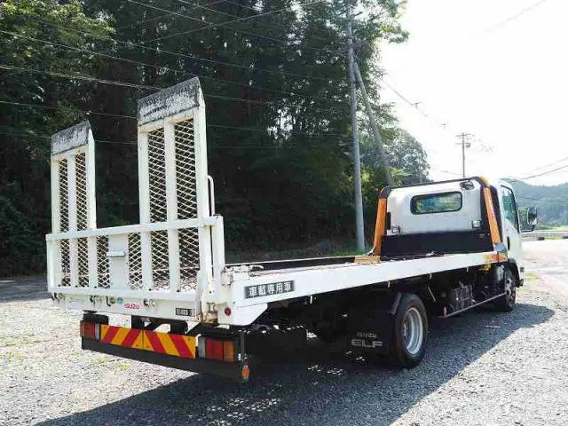 いすゞ エルフ TRG-NPR85AN(2WD)の写真38