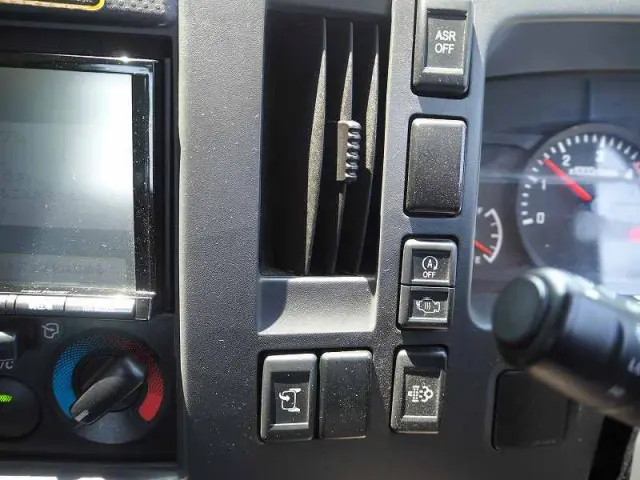 いすゞ エルフ TRG-NPR85AN(2WD)の写真45