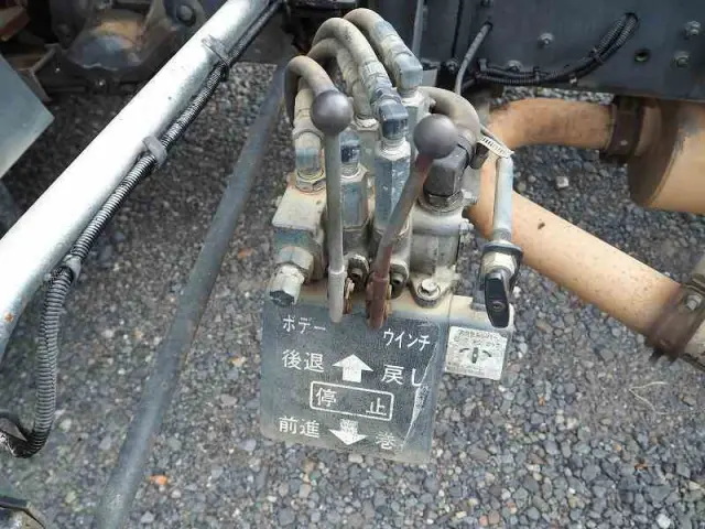 いすゞ フォワード PJ-FSR34H4(6x2)の写真15