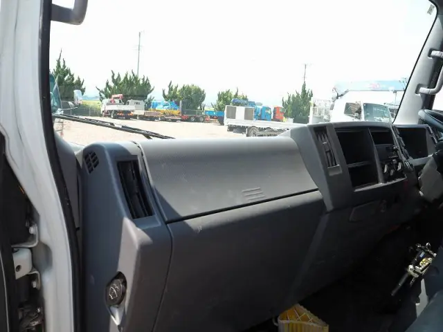 いすゞ エルフ SKG-NPR85YN(2WD)の写真32