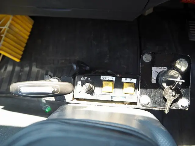 いすゞ エルフ SKG-NPR85YN(2WD)の写真41