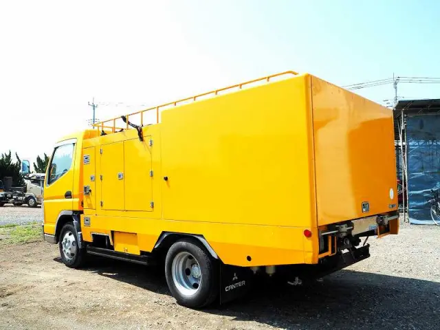 三菱 キャンター KK-FE83ECX(2WD)の写真3