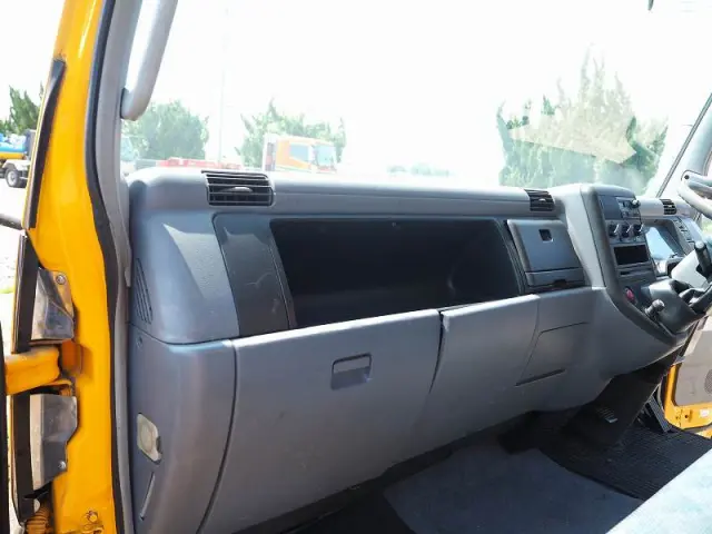 三菱 キャンター KK-FE83ECX(2WD)の写真45