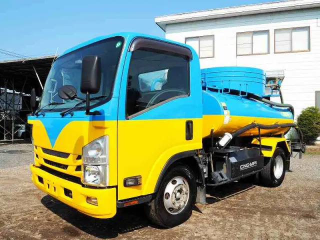 いすゞ エルフ TFG-NPR82ZN(2WD)の写真1