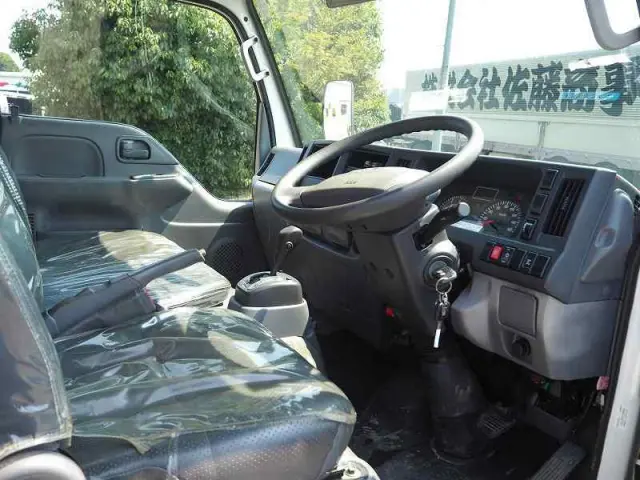 いすゞ エルフ TPG-NKR85R(2WD)の写真45