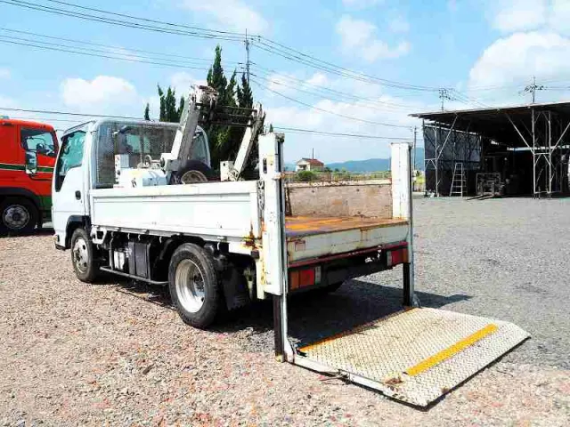 いすゞ エルフ BDG-NKS85AN(2WD)の写真3