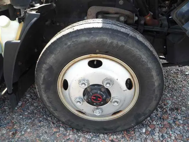 いすゞ エルフ BDG-NKS85AN(2WD)の写真8