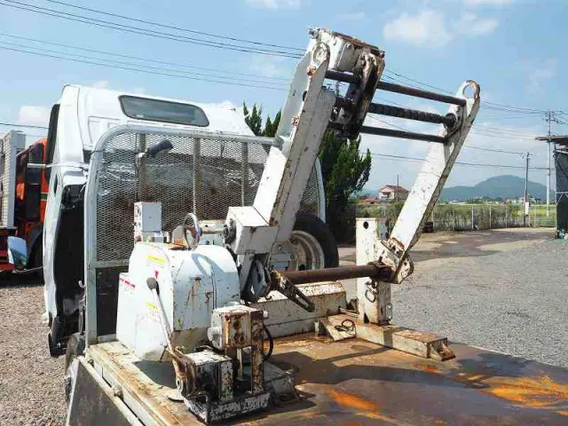 いすゞ エルフ BDG-NKS85AN(2WD)の写真23