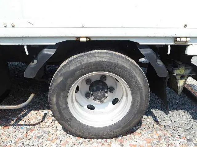 いすゞ エルフ BDG-NKS85AN(2WD)の写真32