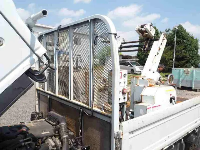 いすゞ エルフ BDG-NKS85AN(2WD)の写真45