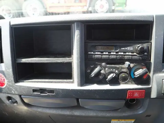 いすゞ エルフ BDG-NKS85AN(2WD)の写真49