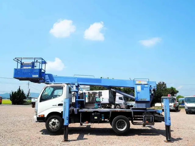 日野 デュトロ SKG-XZU640F(2WD)の写真2