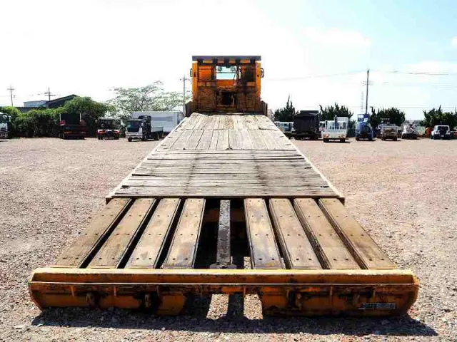 いすゞ ギガ LKG-CYH77A(8x4)の写真4