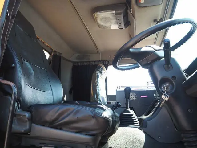 いすゞ ギガ LKG-CYH77A(8x4)の写真46