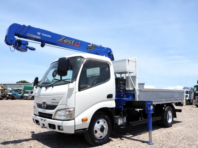 日野 デュトロ TKG-XZU695M(4WD)の写真1
