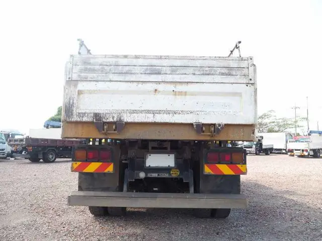 いすゞ ギガ QKG-CXZ77AT(6x4)の写真10