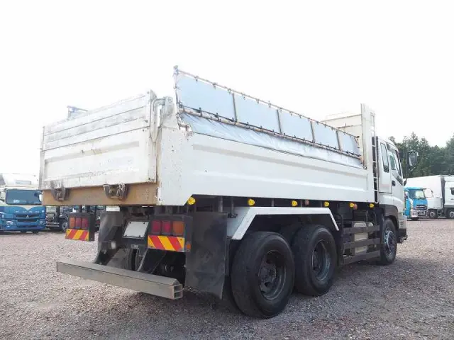 いすゞ ギガ QKG-CXZ77AT(6x4)の写真11