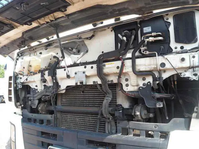 いすゞ ギガ QKG-CXZ77AT(6x4)の写真17