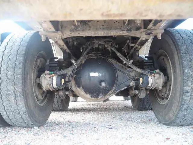 いすゞ ギガ QKG-CXZ77AT(6x4)の写真27