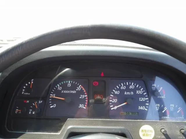 いすゞ ギガ QKG-CXZ77AT(6x4)の写真48