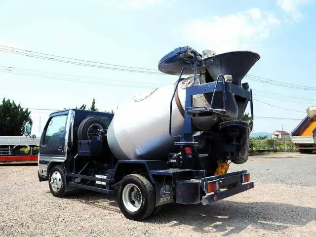 いすゞ エルフ TPG-NKR85N(2WD)の写真3