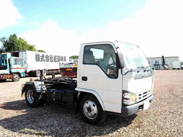 いすゞ エルフ PB-NKR81N(2WD)の写真8