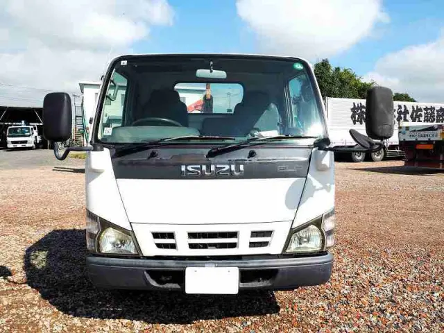 いすゞ エルフ PB-NKR81N(2WD)の写真9