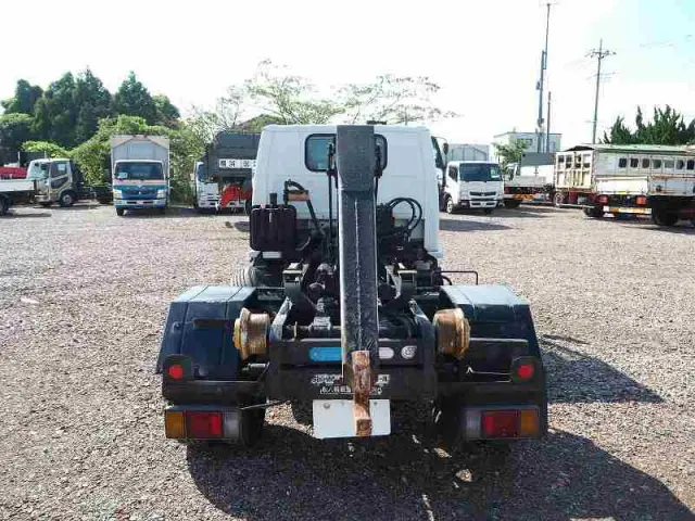 いすゞ エルフ PB-NKR81N(2WD)の写真14