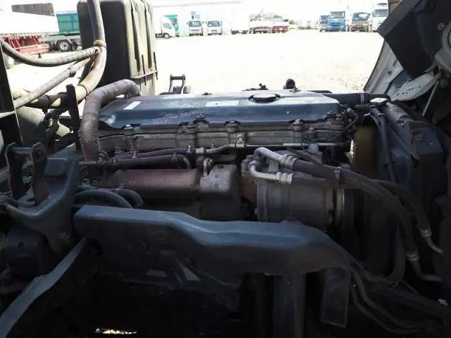 いすゞ エルフ PB-NKR81N(2WD)の写真21