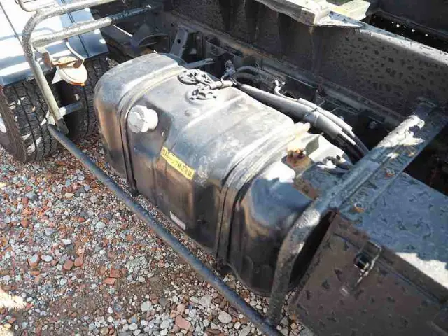 いすゞ エルフ PB-NKR81N(2WD)の写真24