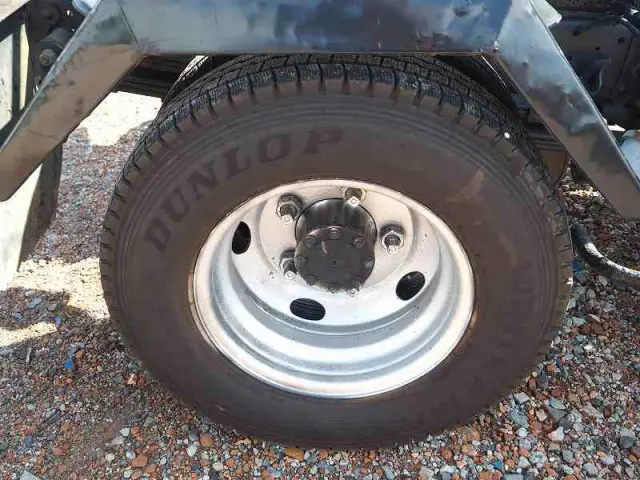 いすゞ エルフ PB-NKR81N(2WD)の写真32