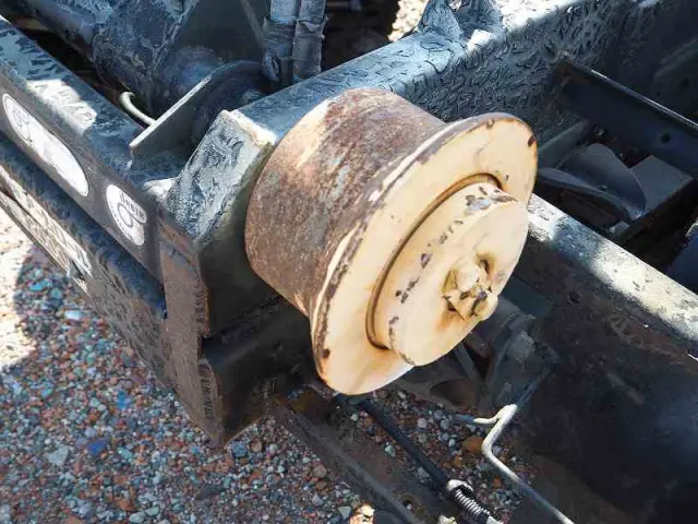 いすゞ エルフ PB-NKR81N(2WD)の写真33
