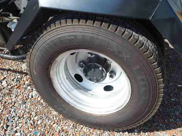 いすゞ エルフ PB-NKR81N(2WD)の写真36