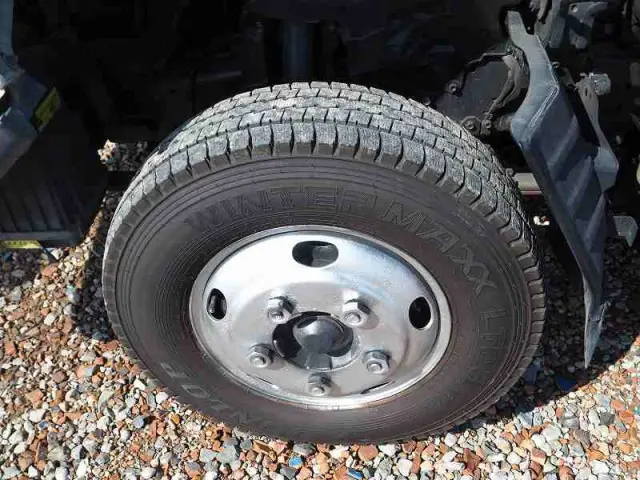 いすゞ エルフ PB-NKR81N(2WD)の写真42