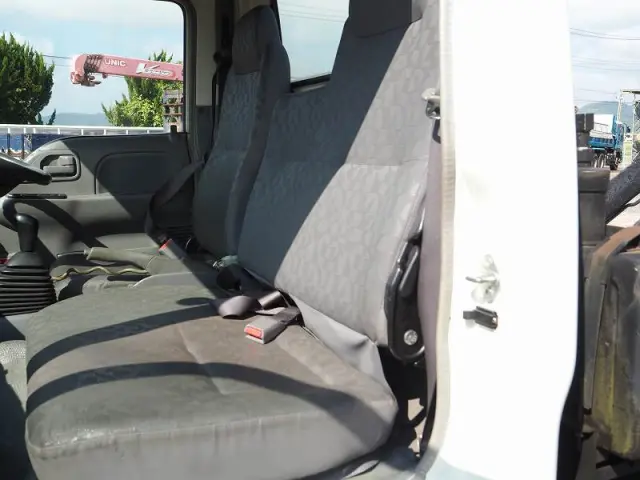 いすゞ エルフ PB-NKR81N(2WD)の写真46